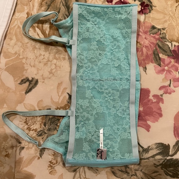 Womens Tops - Picture 3 of 4